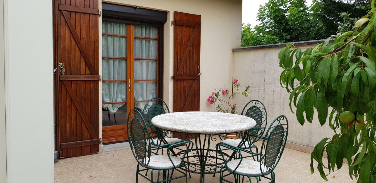 Gite Du Luat Vert-en-Drouais Exteriör bild